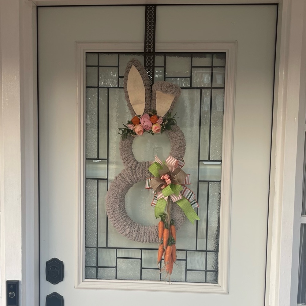 NWT Easter Bunny  Wreath for Front Door